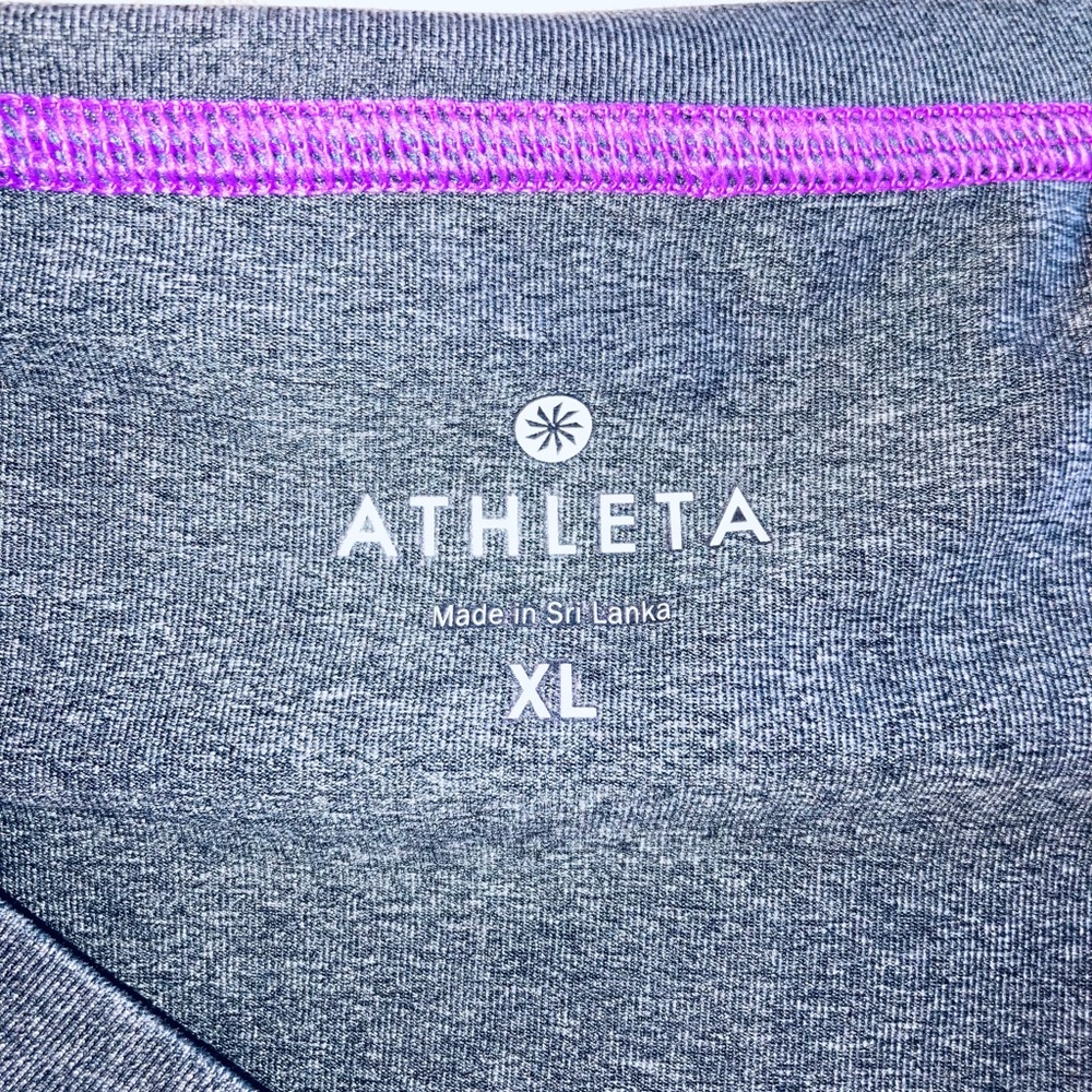 Athleta Tenacity Laser Cut V Neck Long Sleeve Athleticwear Workout Top sz XL - Picture 7 of 7